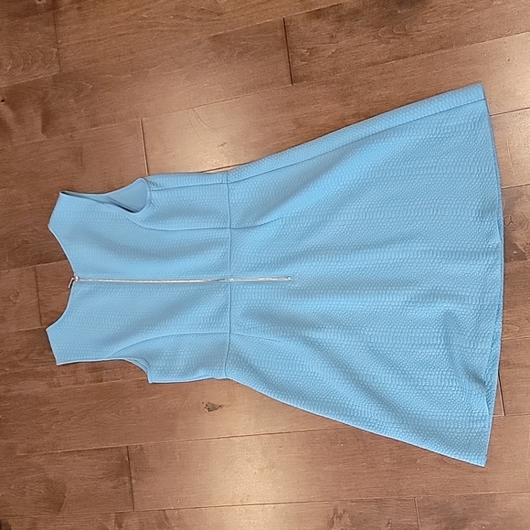 Patterned A-line dress - Picture 4 of 4